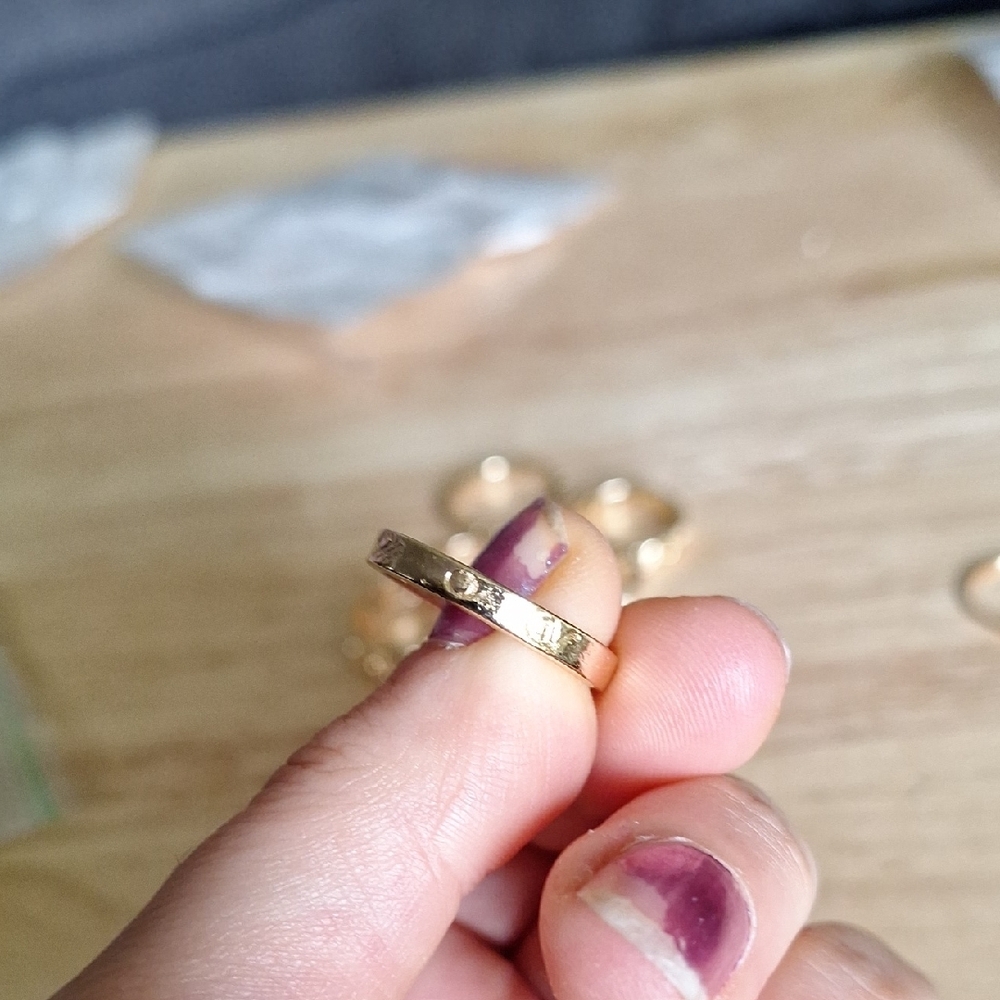 Vintage-Style Gold-tone Ring Set with Crown Design - Picture 7 of 8
